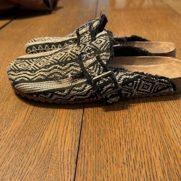 Woman’s clogs - Picture 2 of 4